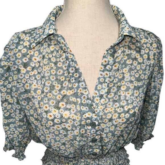 NWT Know One Cares Floral Green Blue Short Sleeve Crop Top Blouse V Neck size L - Picture 3 of 11